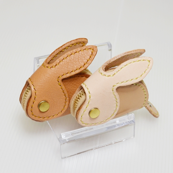 うさぎ型コインケースの画像
